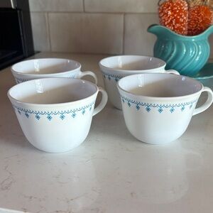 vintage Corelle mugs "Snowflake Blue" pattern • Set of 4